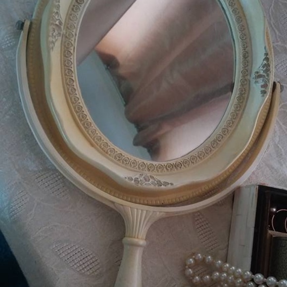 *Vintage Make Up Mirror Hand Held Prop - Picture 3 of 7